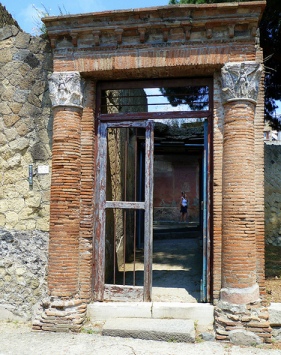 House of the Great Portal (Casa del Gran Portale) (Herculaneum)